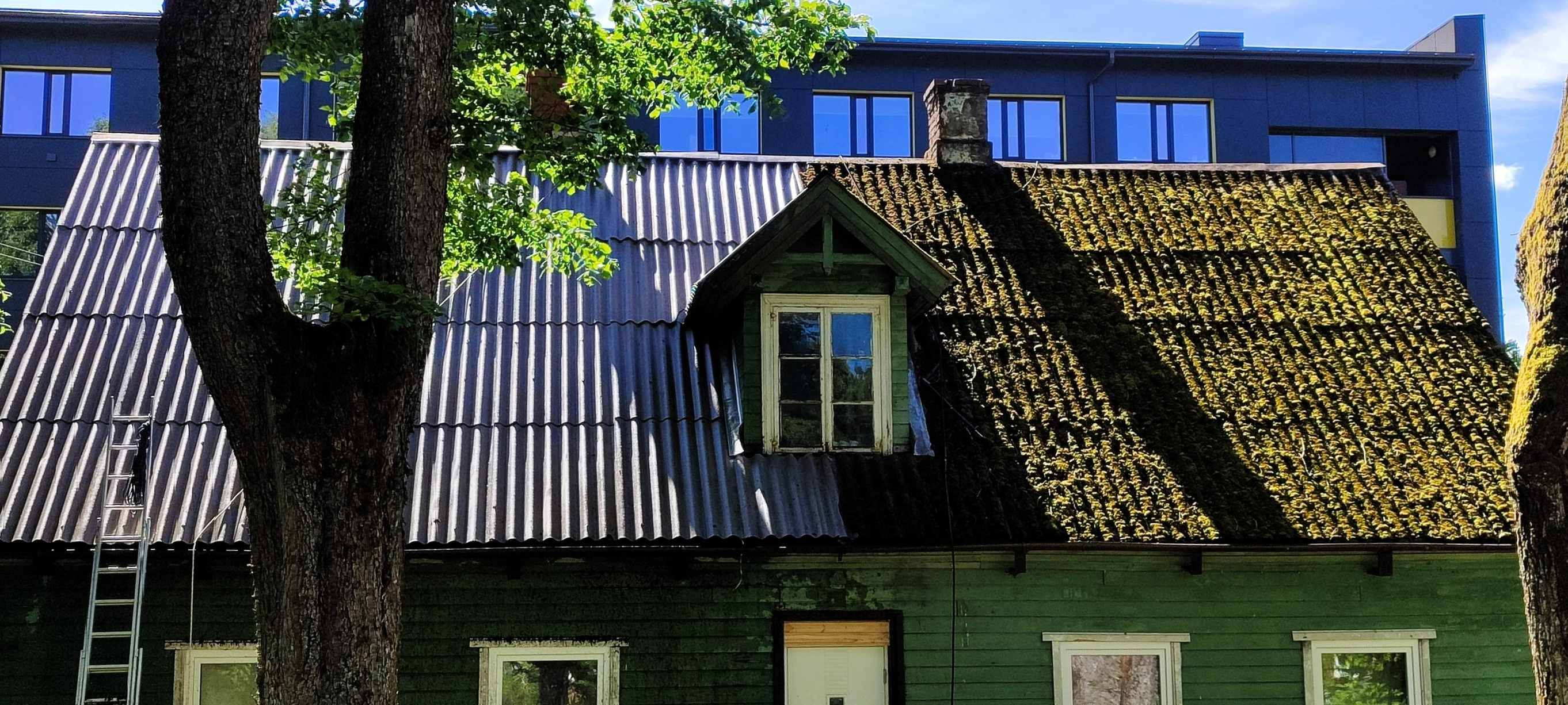 Katuse hooldus ja puhastus on sageli alahinnatud, kuid see on hädavajalik osa maja üldisest hooldusest. 