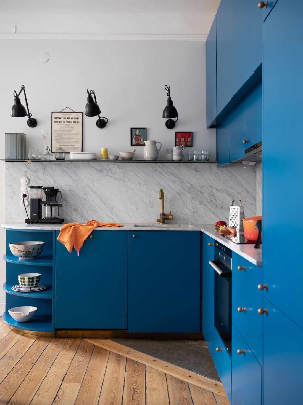 Stiilne, sinine, iseloomuga köök