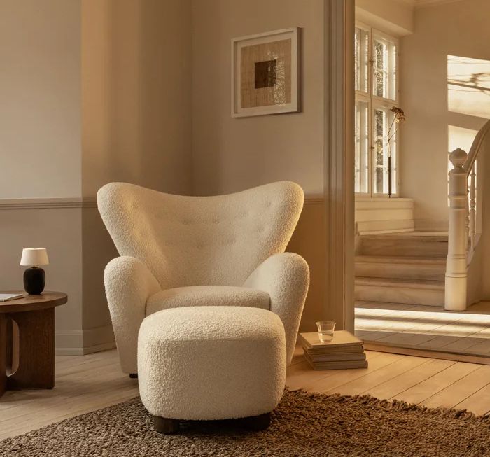 Lartusi tootevalikut iseloomustavad luksuslik minimalism, ajatus ja rafineeritus, mis sobituvad nii kaasaegsesse kui klassikalisse interjööri. Tootevalikut iseloomustavad pehmed vormid, kvaliteetsed materjalid, naturaalne värvipalett ja käsitööna valminud detailid.  Iga ese on valitud põhimõttel, et kodu ei oleks lihtsalt ilus, vaid annaks edasi läbimõeldud eluviisi – ruumi, kus mugavus ja ilu kohtuvad.